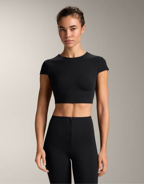 OYSHO Compressive short-sleeved tank top in black