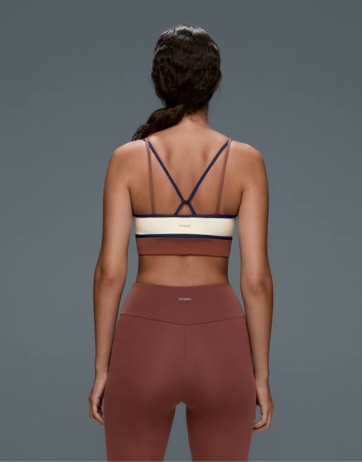 OYSHO Contrast colour block medium-support comfortlux sports bra in ecru, 2 of 7