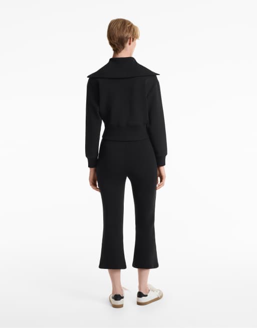 OYSHO Cotton blend flare capri trousers with crease in black