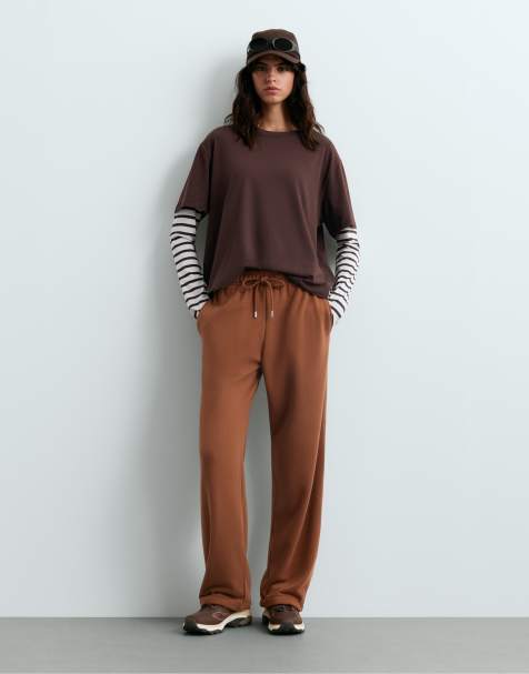OYSHO Cotton blend fleece straight-leg trousers in camel - view 1