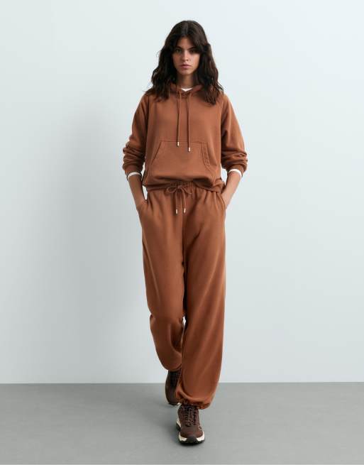 OYSHO Cotton blend fleece straight-leg trousers in camel, 5 of 7