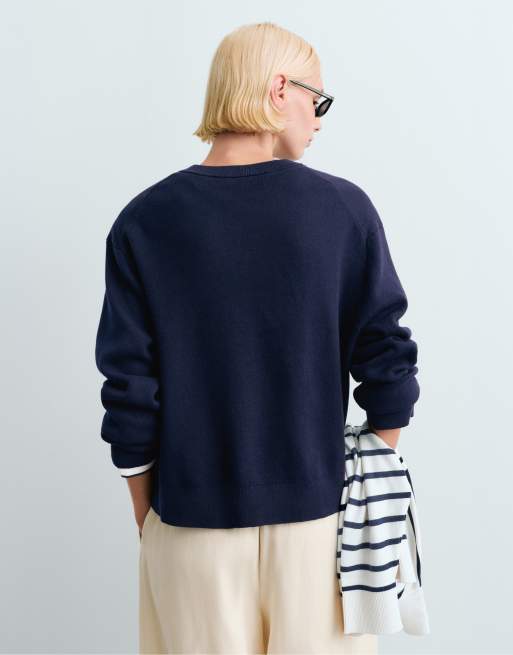 OYSHO Cotton-blend v-neck jumper in navy, 4 of 7