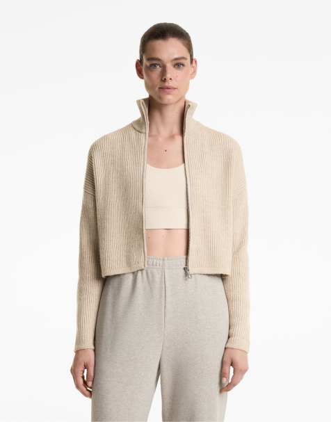 OYSHO – Cropped-Jacke in Stein aus Rippstrick mit hohem Kragen - view 1