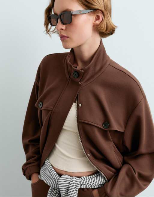 OYSHO cropped jakke med høj hals i cocoa, 3 af 5