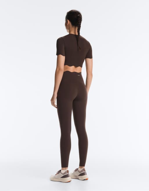 Oysho - Débardeur à effet de compression et détails ondulés - Marron, 4 de 4