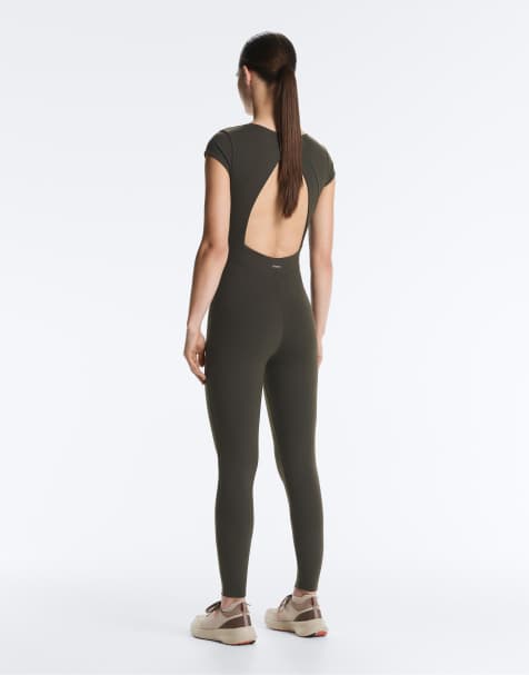 OYSHO – Evermove – Kurzärmliger, langer Jumpsuit in Braun - view 1