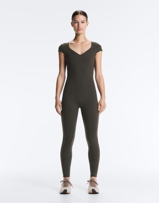 OYSHO – Evermove – Kurzärmliger, langer Jumpsuit in Braun, 2 von 4