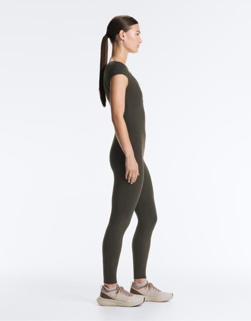 OYSHO – Evermove – Kurzärmliger, langer Jumpsuit in Braun, 4 von 4
