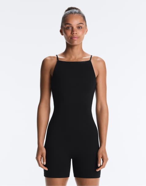 OYSHO – Evermove – Kurzer Jumpsuit in Schwarz mit U-Boot-Ausschnitt - view 1
