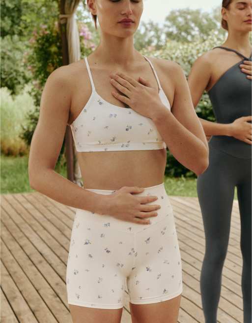 OYSHO - Evermove - Leggings hot pant a vita alta 10cm écru pallido, 2 di 4