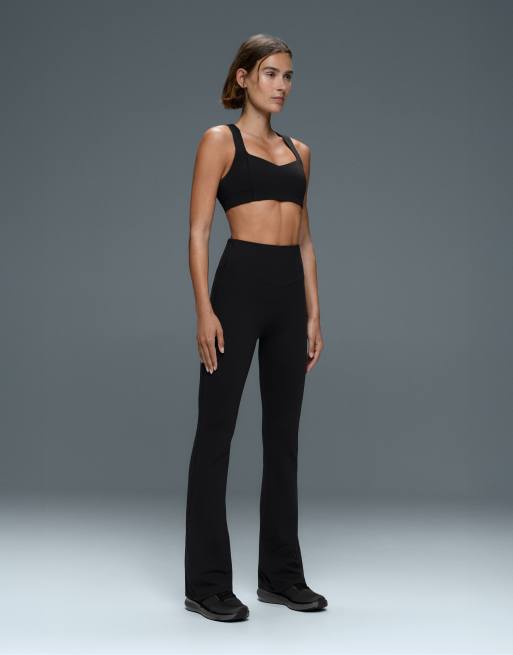 OYSHO – Evermove – Schlaghose in Schwarz mit hohem Bund, 5 von 7