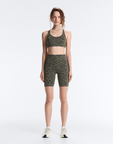 OYSHO - Evermove - Short 20 cm à taille haute et imprimé léopard - Kaki foncé - view 1