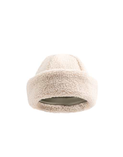 OYSHO Faux-shearling turn-up beanie in cream, 2 of 4