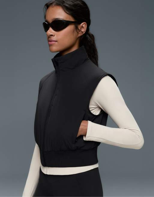 OYSHO Fellex® volcanic padded technical gilet in black, 3 of 6