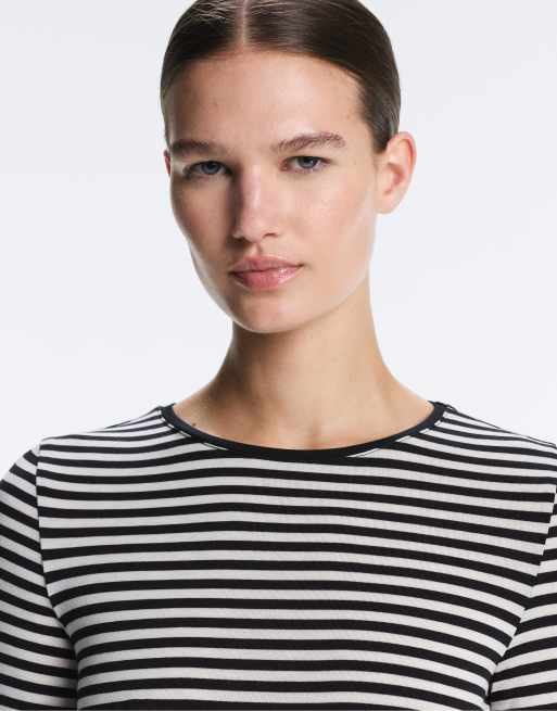 OYSHO – Figurbetontes, langärmliges Shirt in Schwarz mit Streifen, 2 von 4