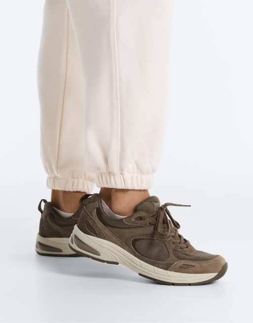 OYSHO fler-delte fritidssneakers i brun, 4 af 6