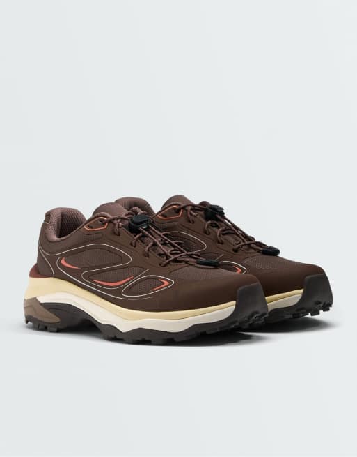 OYSHO fler-delte kontrast fritidssneakers i brun, 3 af 7