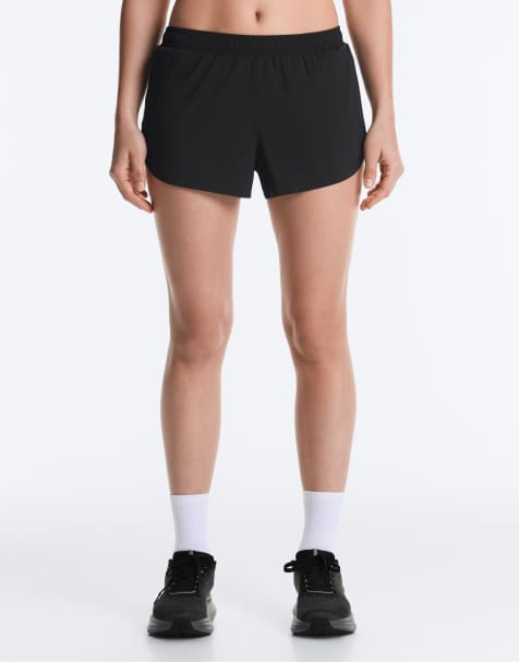 OYSHO – Funktionale Shorts in Schwarz mit niedrigem Bund, 6 cm Schrittlänge - view 1