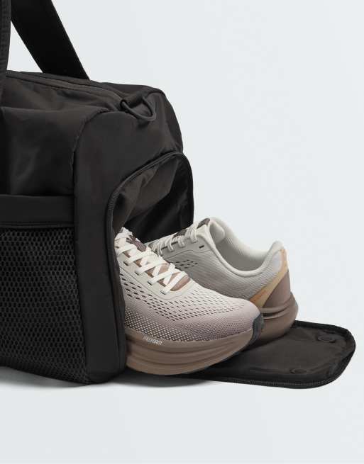 OYSHO funktionelle Tasche mit zwei Fächern in Schwarz, 5 von 6