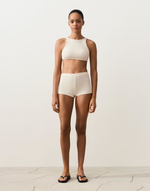 OYSHO – Gehäkelter Bikini in Ecru mit hohem Bund und Blasenstruktur, 2 von 3