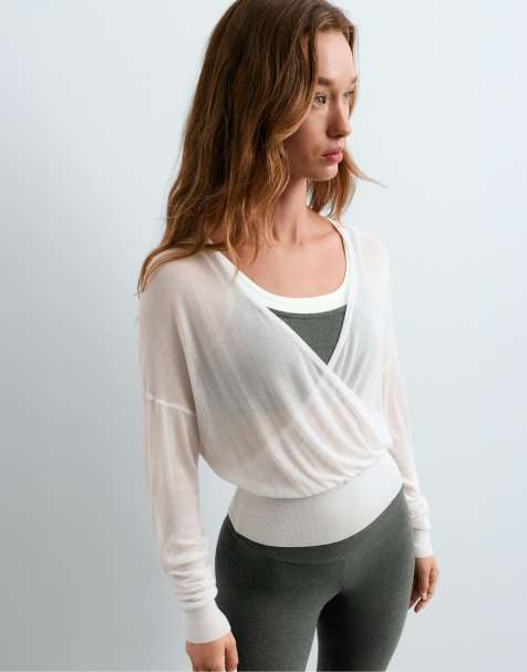 OYSHO gennemsigtig crossover T-shirt med lange ærmer i råhvid - view 1