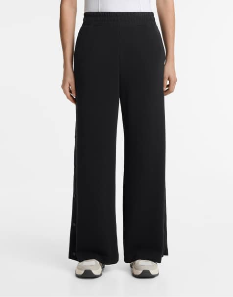 Oysho – Gerade geschnittene Hose aus weichem Modal in Schwarz mit weitem Bein und Knöpfen - view 1