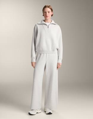 OYSHO - Gerade geschnittene Strickhose in meliertem Blassgrau mit seitlichem, geripptem Detail