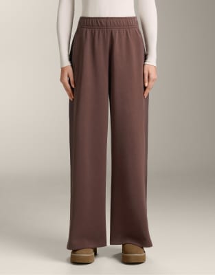 OYSHO - Gerippte, gerade geschnittene Hose aus angerautem Modal in Dunkelbraun mit weitem Bein-Brown