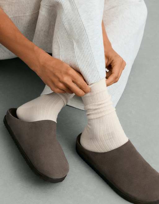 OYSHO gerippte Socken aus Modal-Mix mit 15 % Kaschmir in Ecru, 3 von 4