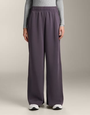 OYSHO - Gerippte Straight-Leg-Hose aus angerautem Modal in dunkler Aubergine-Lila