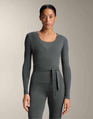 OYSHO - Geripptes Wickeloberteil aus Baumwollmix in Anthrazit-Grau