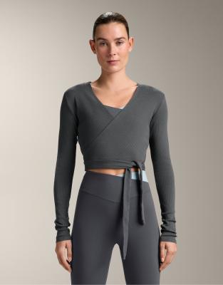 OYSHO - Geripptes Wickeloberteil aus Baumwollmix in Grau