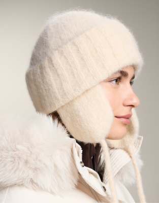 OYSHO - Gestrickte Pilotenmütze in Ecru-Neutral