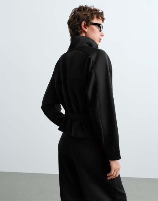OYSHO giacca corta effetto neoprene con cintura nera, 4 di 5
