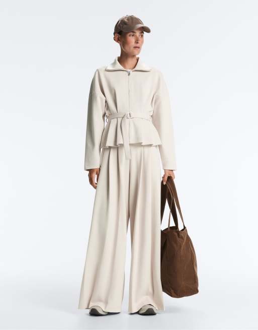 OYSHO - Giacca in piqué di cotone rosa chiaro con cintura e dettaglio pieghe, 2 di 4