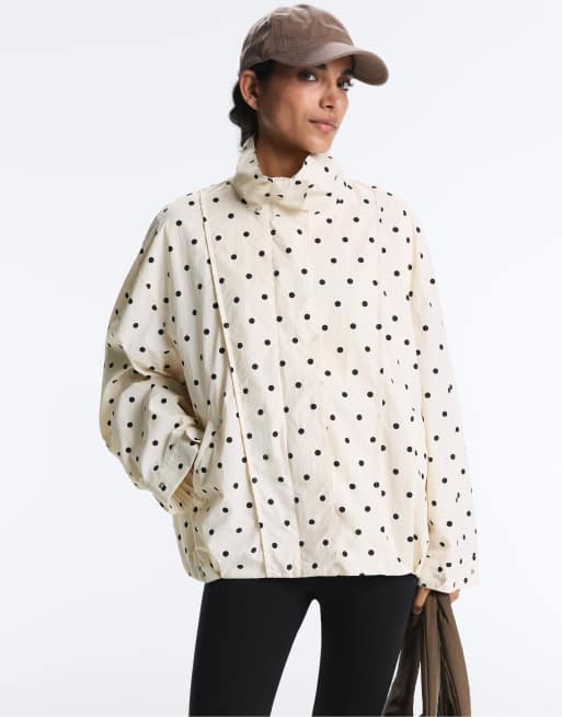 OYSHO - Giacca lunga idrorepellente a pois color écru pallido