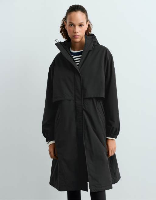 OYSHO giacca lunga imbottita impermeabile in nero, 2 di 4