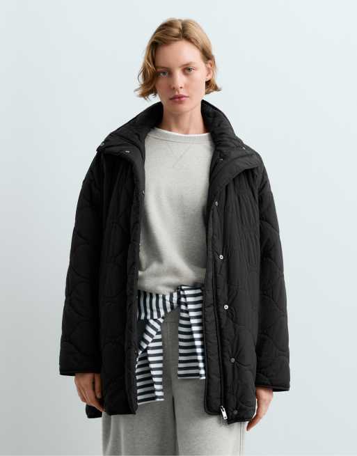 OYSHO giacca midi imbottita nera, 2 di 6
