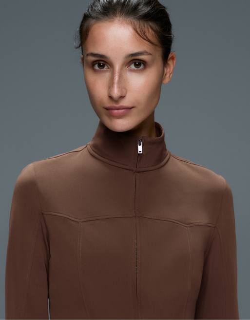OYSHO giacca tecnica boxy leggera e calda color cacao, 4 di 7