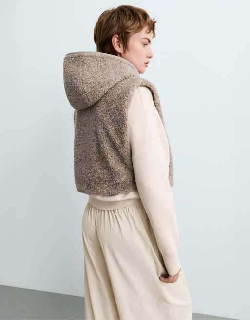 OYSHO gilet à capuche en imitation peau de mouton mélangée mink, 4 de 6