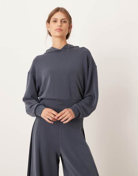 OYSHO - Grå cropped sweatshirt med tætsiddende talje og hætte i blød modal - view 1