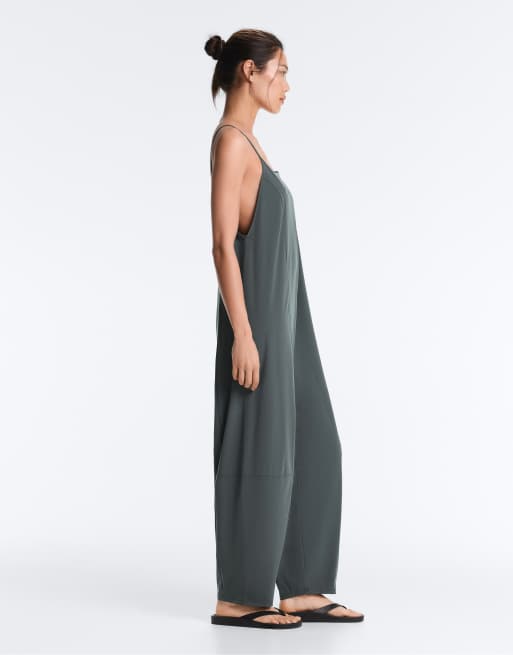 OYSHO - Gråt let jumpsuit med lange vide ben, 2 af 4