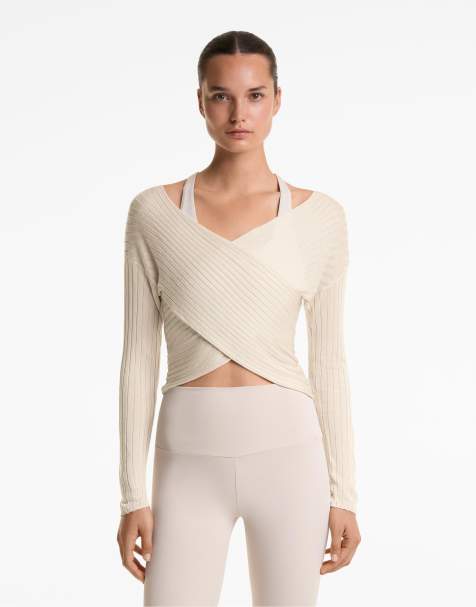 OYSHO – Halbtransparenter Pullover aus Feinstrick in Hellrosa mit überkreuztem Design und Rippenmuster - view 1