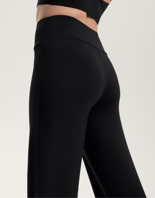 Oysho High Rise Straight Leg Trousers OYSHO OYSHO COMFORTLUX HIGH