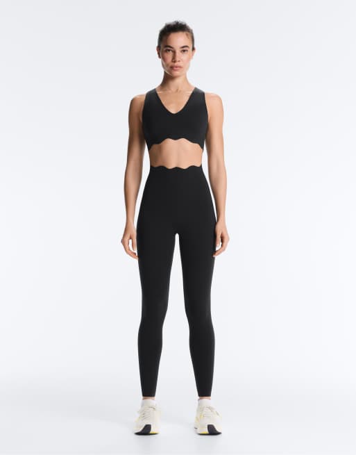 OYSHO High-rise compressive core control ankle-length leggings with wave detail in black, 2 of 4