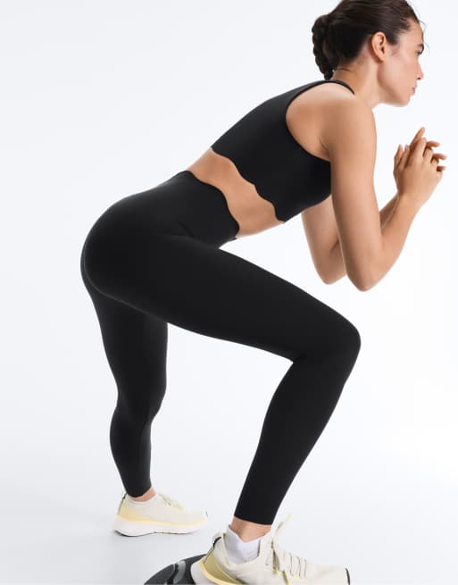 OYSHO High-rise compressive core control ankle-length leggings with wave detail in black, 4 of 4
