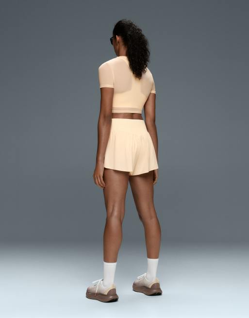 OYSHO High-rise seamless technical shorts in vanilla, 5 of 7