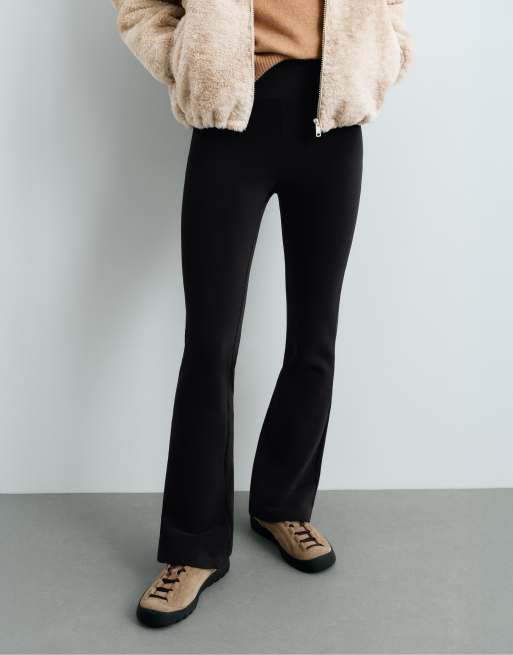 OYSHO High rise super extra warm flare trousers – warm, extra warm seamless in black, 2 of 6
