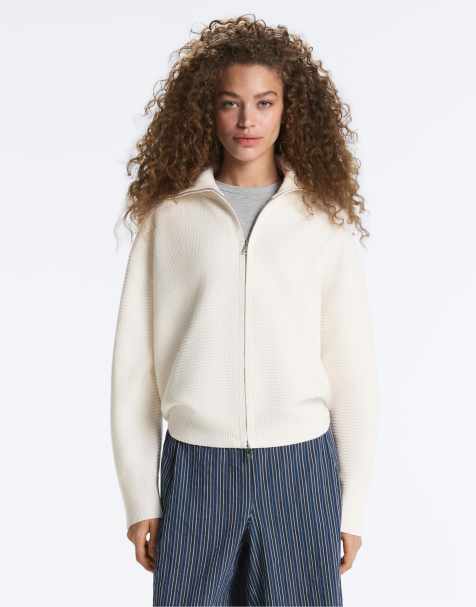 OYSHO – Hochgeschlossene Strickjacke in blassem Ecru - view 1