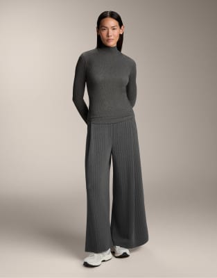 OYSHO - Hochgeschlossenes, geripptes T-Shirt aus Lyocell in Grau